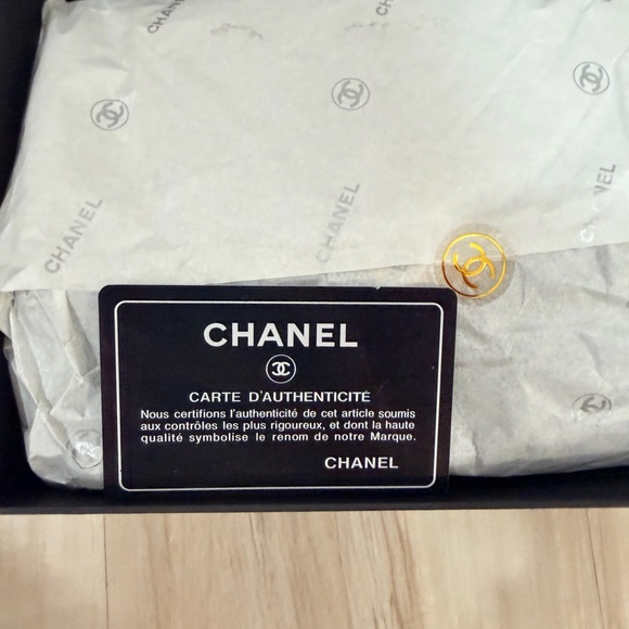 Purple & Black Rhinestone Halo Quilted Beaute
Shoulder Bag NIB - Picture 13 of 15